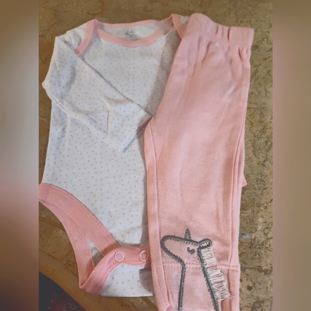 0-3m | Baby Girl's | Unicorn Themed Long sleeve Outfit • Too Cute & Snuggly!